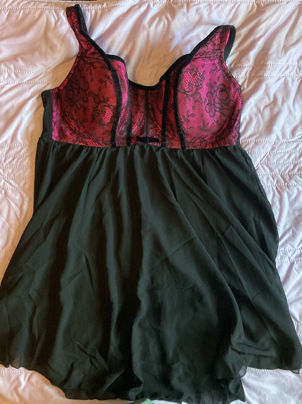 Size 2X- Black & Fuchsia Lace Bodice Chemise - Unbranded